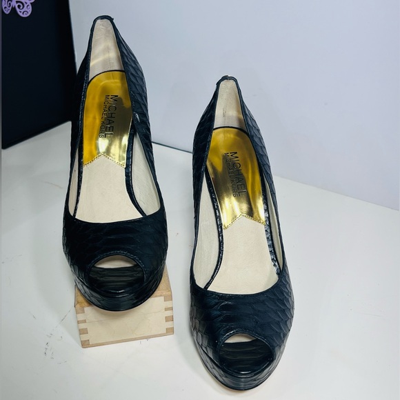 MICHAEL KORS LEATHER PALTFORMS - Picture 11 of 14